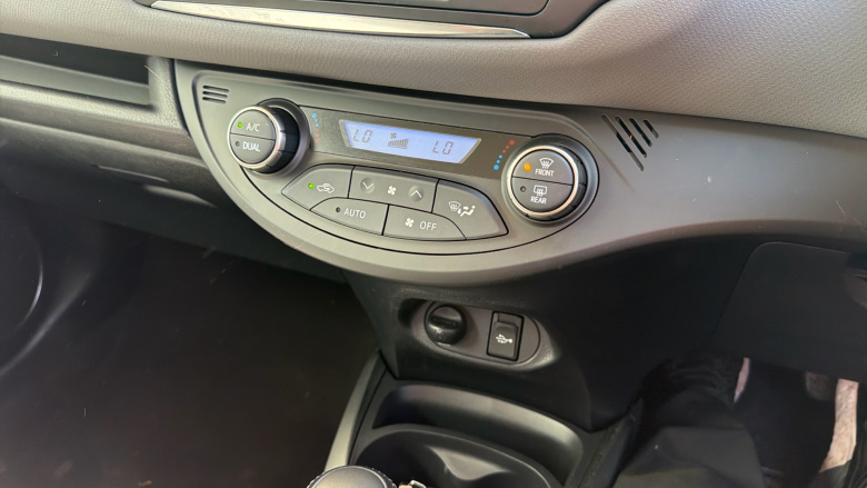 Toyota Yaris 1.5 Hybrid Icon 5dr CVT Hybrid Hatchback